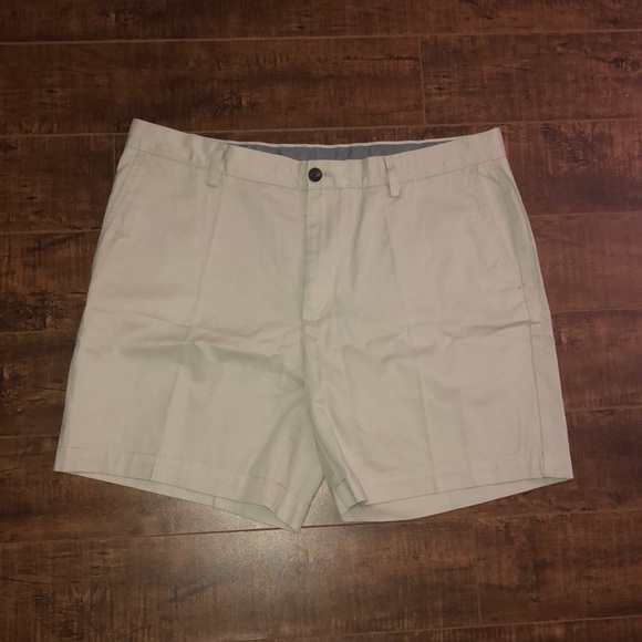 ! Amazon Essentials Men's Slim-Fit Plai… - Picture 1 of 9